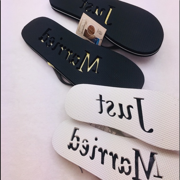 just married flip flops his and hers